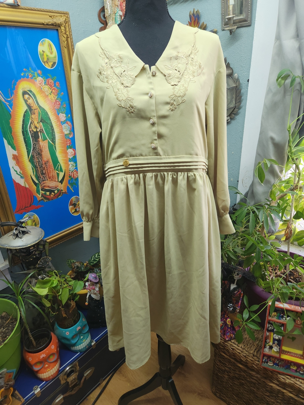 Moli Fusu Vintage Inspired Elegant Embroidered Long-Sleeve Cream Dress